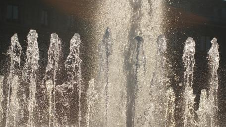 Ethereal Water Spray Dance wallpaper