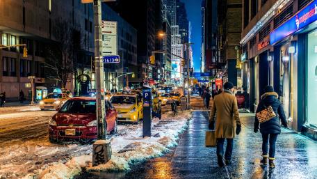 Winter Evening in the City Streetlife wallpaper