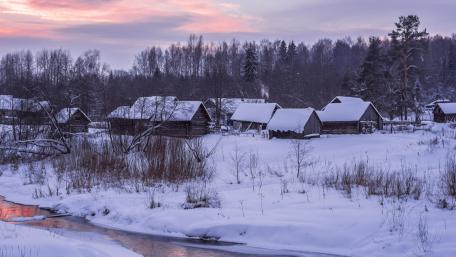 Snowy village wallpaper