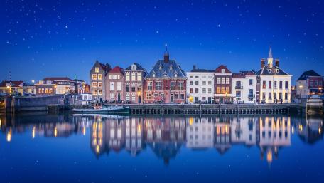 Maassluis under the starry night wallpaper