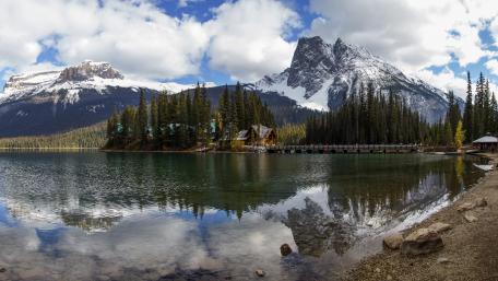 Emerald Lake (Yoho National Park, Canada) wallpaper