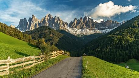 Funes Valley wallpaper