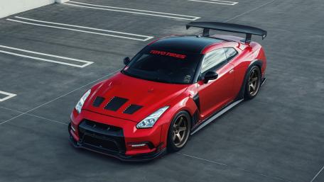 Red Nissan GT-R Eye-Catching Powerhouse wallpaper