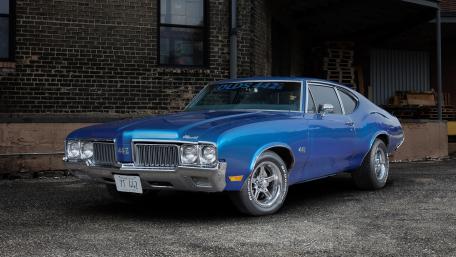 Vintage Oldsmobile 442 Classic Muscle Car Wallpaper wallpaper