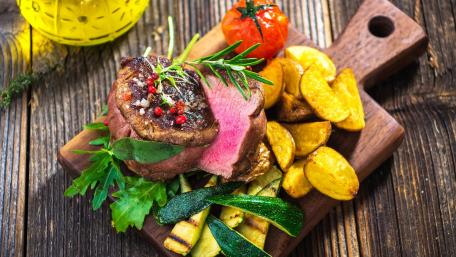 Savor the Flavors of Gourmet Lunch Meal wallpaper