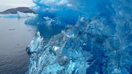Majestic Iceberg Serenity in the Arctic Ocean wallpaper