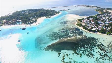 Stunning Aerial View of Tropical Paradise wallpaper