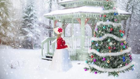 White Christmas wallpaper