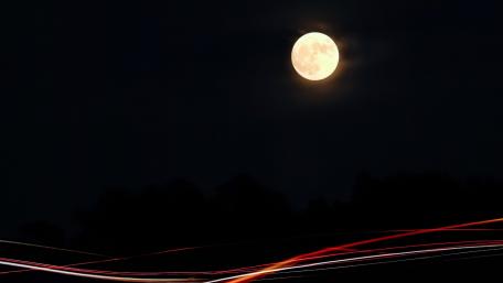 Moon and the colorful horizon wallpaper