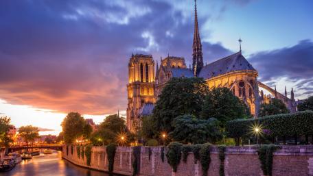 Notre-Dame Cathedral wallpaper