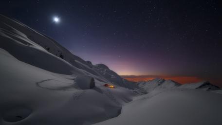 Moonlight on the starry sky wallpaper