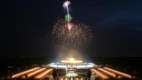 Fireworks at Thailand's Wat Phra Dhammakaya Temple wallpaper