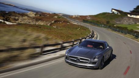 Mercedes-Benz SLS AMG wallpaper