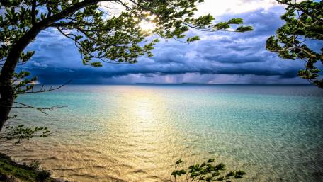 Cloudy weather at Lake Michigan wallpaper