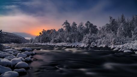 Serene Winter River Landscape at Dusk wallpaper