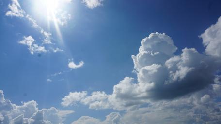 The beautiful blue sky wallpaper