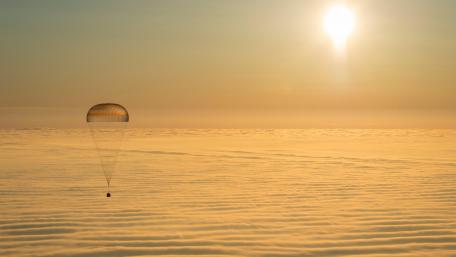 Expedition 42 Soyuz TMA-14M Landing wallpaper