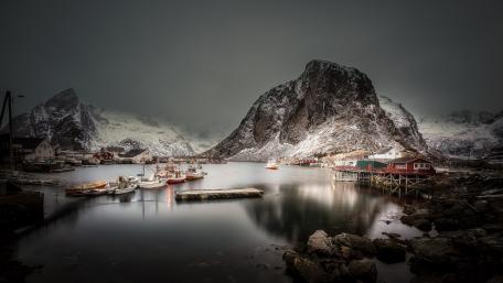 Hamnoy at twilight wallpaper