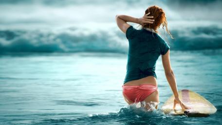 Serenity on the Waves wallpaper