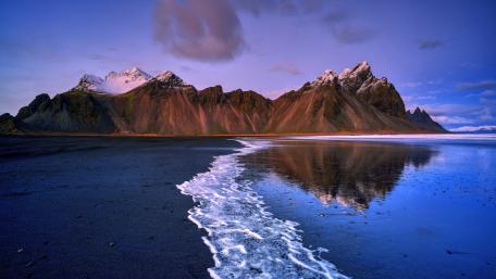 Vestrahorn Mountains (Iceland) wallpaper