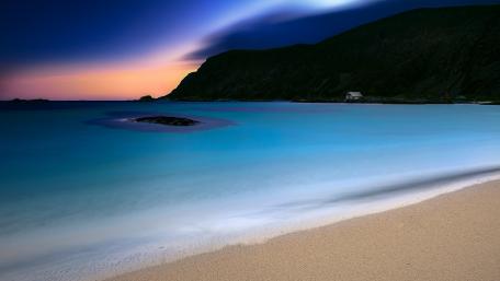 Beach at dusk wallpaper
