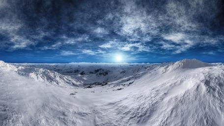 Sunny day on the frosty Tundra wallpaper