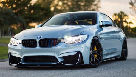 2017 BMW M4 wallpaper