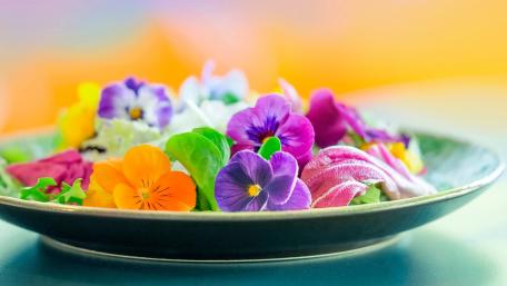Edible flowers wallpaper