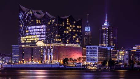 Hamburg at night wallpaper