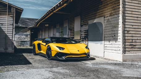 Yellow Lamborghini Elegance wallpaper