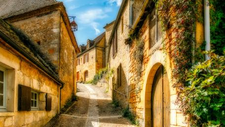 Old town alley wallpaper