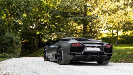 Lamborghini Aventador SVJ wallpaper