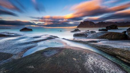 Boulders of Lofoten wallpaper