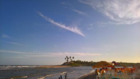 Tranquil Beachside Bliss wallpaper