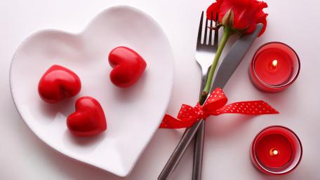 Valentine's day tableware wallpaper