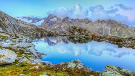 Pond in mountains wallpaper