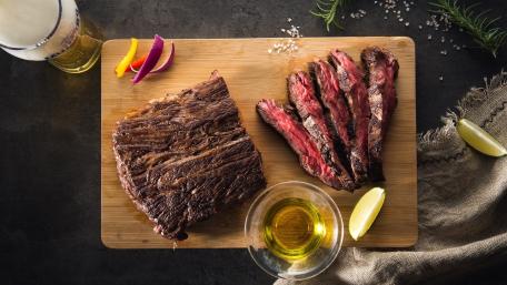 Sizzling Steak Delight for Meat Lovers wallpaper