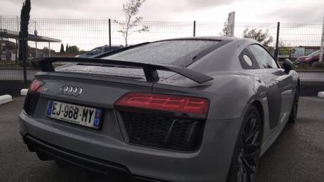 R8 V10 PLUS wallpaper