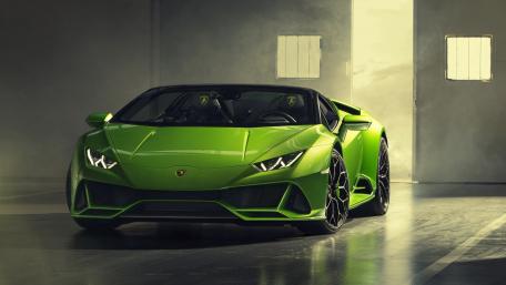 Green Lamborghini Huracán Evo Spyder wallpaper