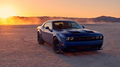 Dodge Challenger SRT Hellcat wallpaper