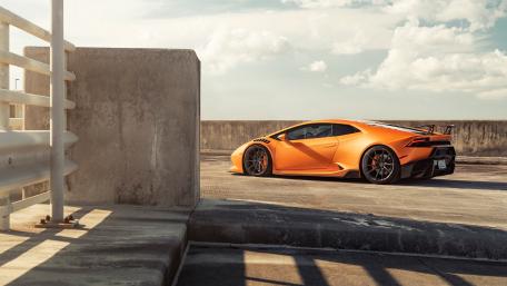 Lamborghini Huracán wallpaper
