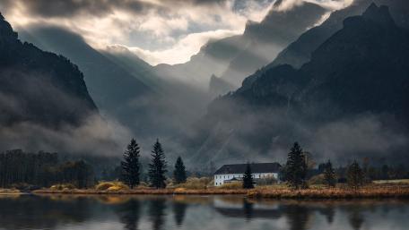 House on the waterfront wallpaper