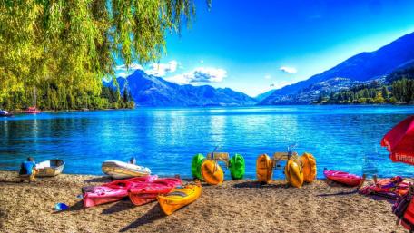 Colorful kayaks wallpaper