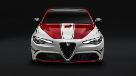 Alfa Romeo Giulia wallpaper