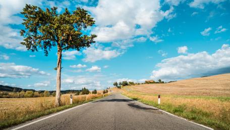Tuscany road trip wallpaper