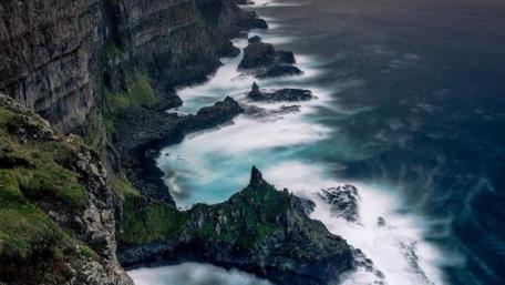 Rugged coastline wallpaper