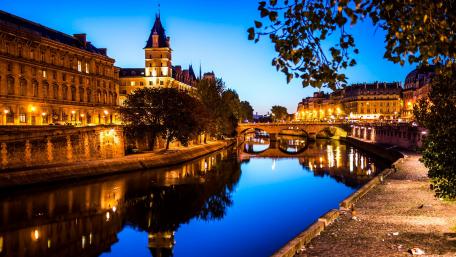 Evening Serenity on the Canal wallpaper