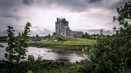 Dunguaire Castle wallpaper