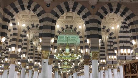 Arches inside Madina Munawwarah wallpaper