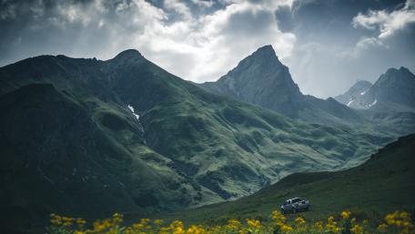 Pickup Truck in Alpine Highlands wallpaper